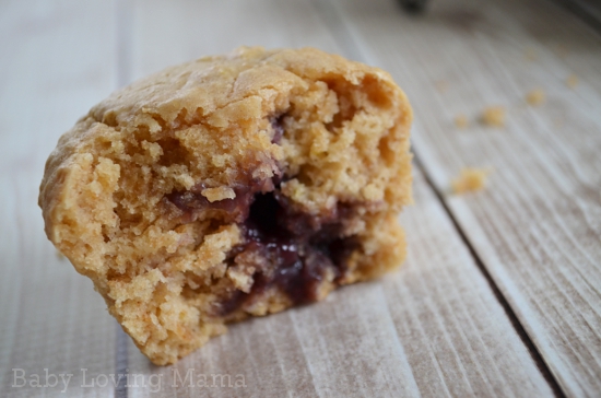 PB&J Our Way: Peanut Butter & Jelly Muffins featuring Welch’s Natural Spread {Recipe} #PBJyourway