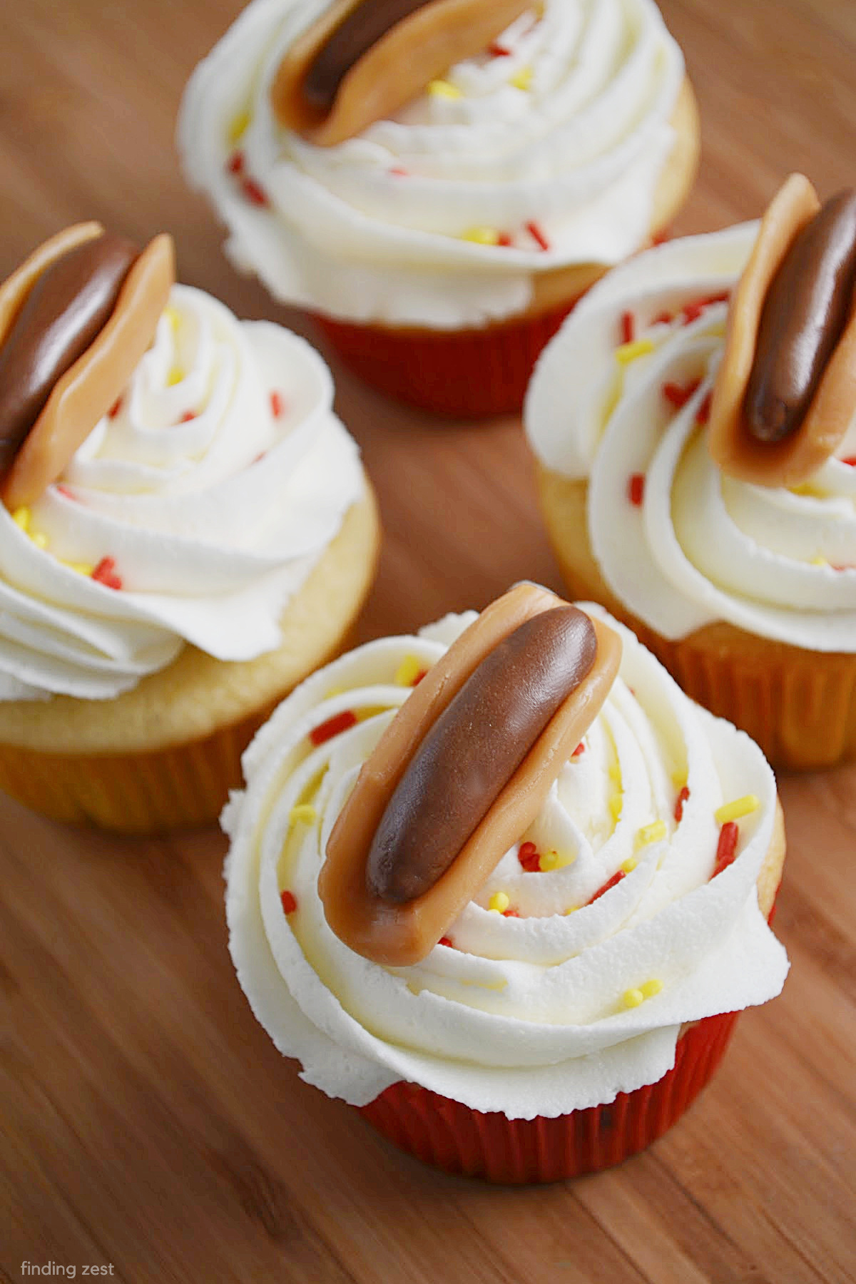 Hot Dog Cupcakes: How to Make Candy Hot Dogs