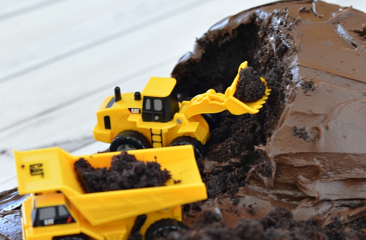 How to create an excavation cake for birthday