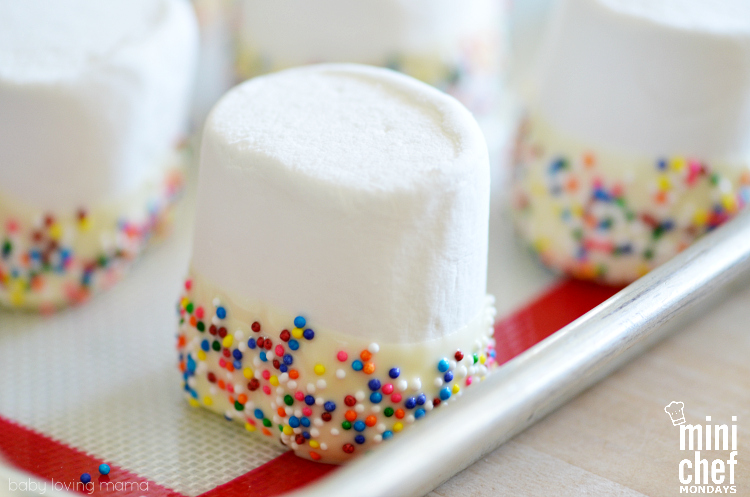 Chocolate Dipped Jumbo Marshmallows