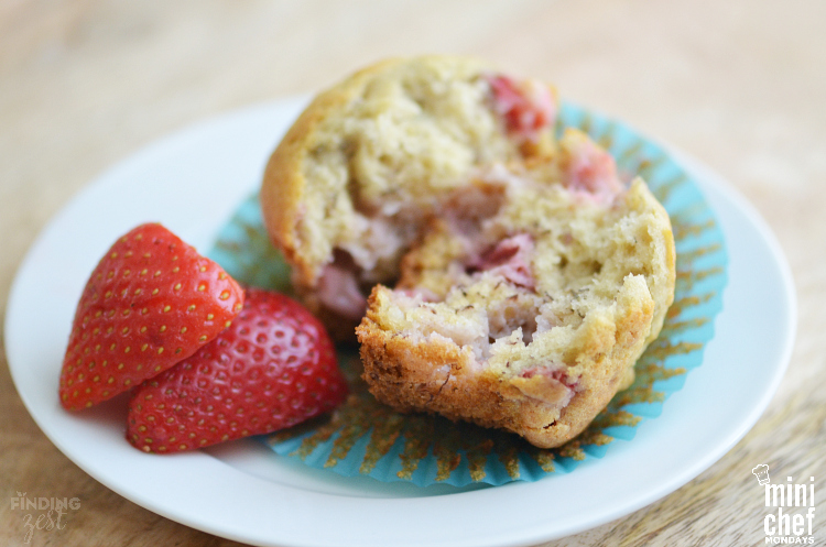 Strawberry Banana Muffins for Breakfast