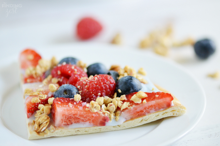 Sliced Fruit and Yogurt Breakfast Pizza