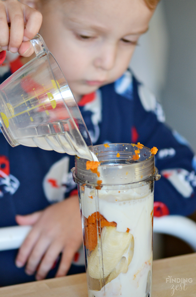 This kid friendly Pumpkin Banana Smoothie makes a deliciously easy and nutritious breakfast option!