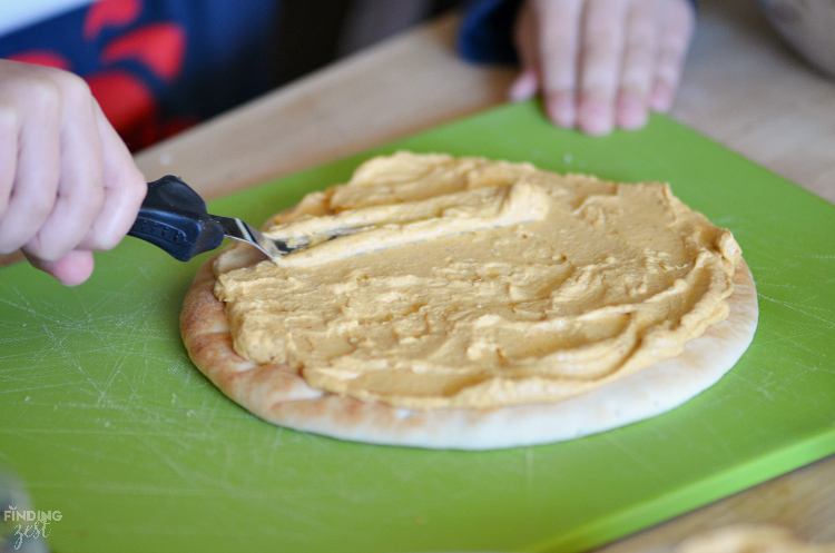 This warm pumpkin dessert flatbread with crumb topping can be made in under 15 minutes!