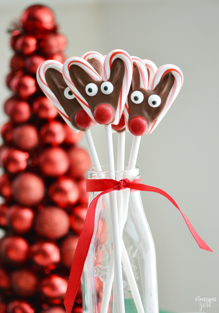 These no-bake Candy Cane Reindeer Pops are a fun holiday treat. They are easy and are a great homemade food gift that kids can help you make!