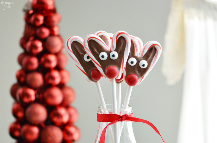 These no-bake Candy Cane Reindeer Pops are a fun holiday treat. They are easy and are a great homemade food gift that kids can help you make!