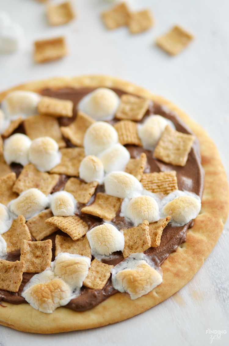 Easy Smores Dessert Pizza with Nutella