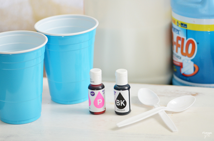 Elephant and Piggie Slime Jars: Art-tivity Inspired Craft - Finding Zest