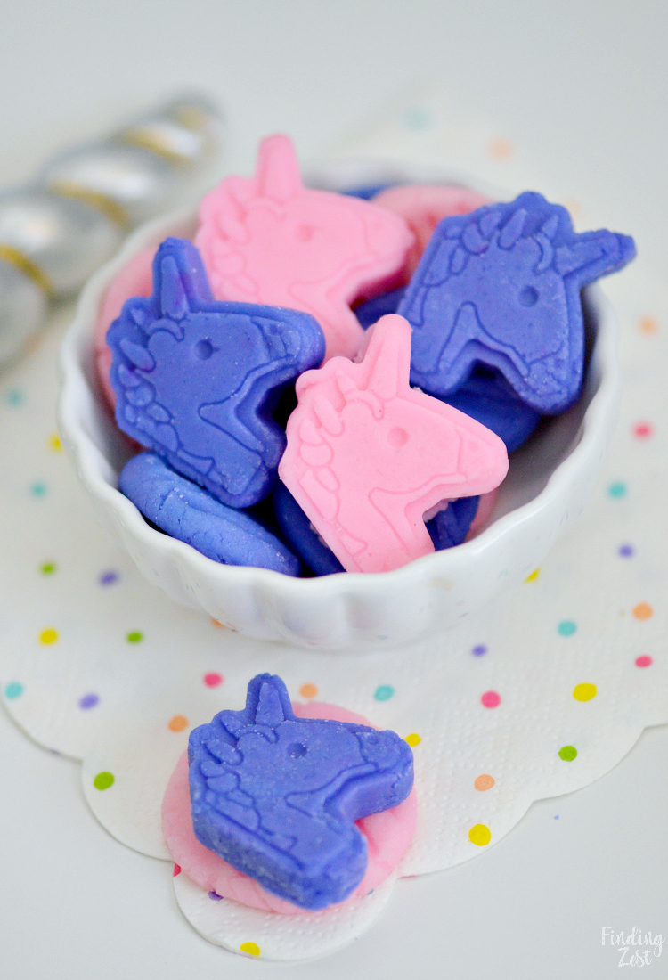 how to make unicorn cream cheese mints from a mold