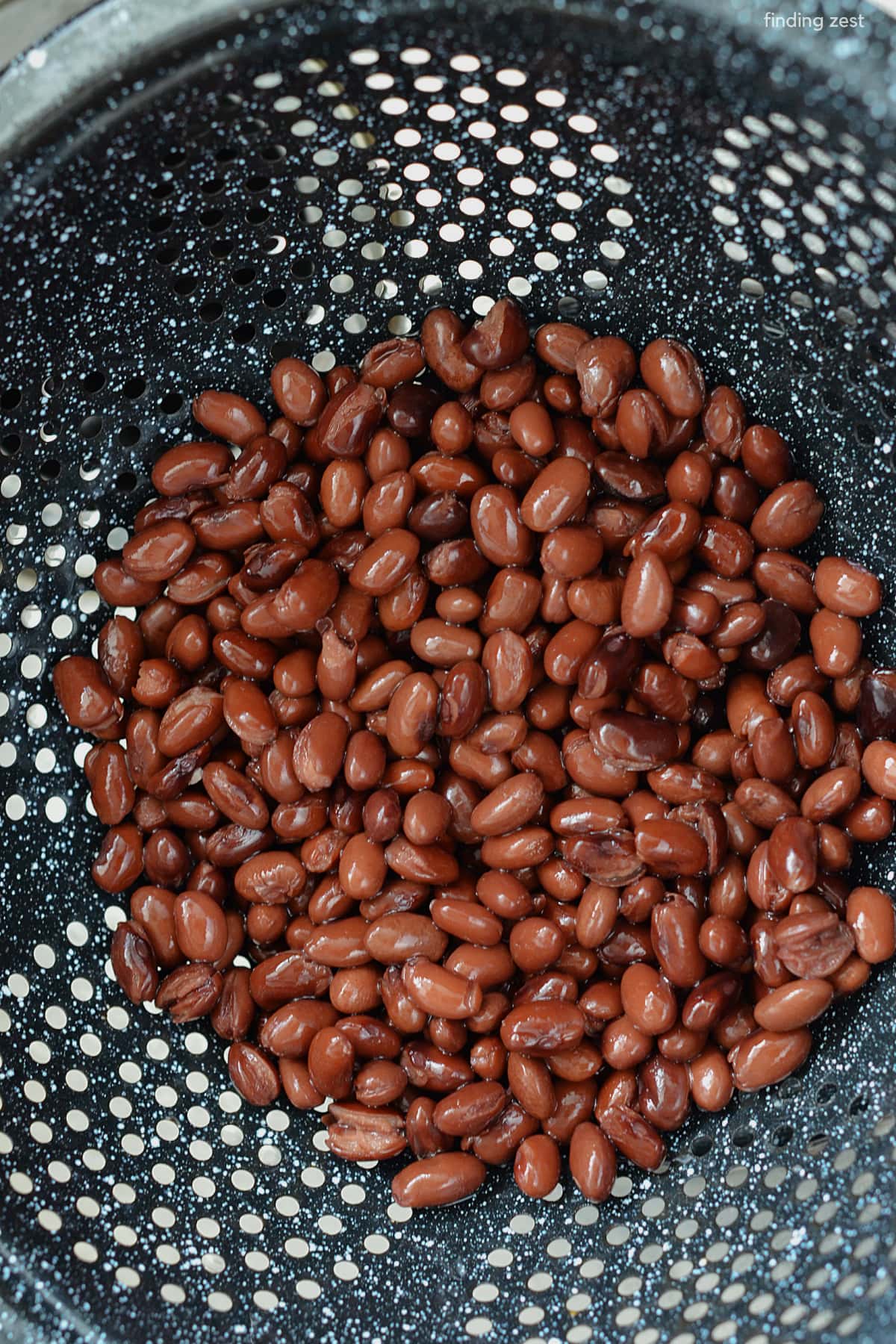 Draining and rinsing canned black beans