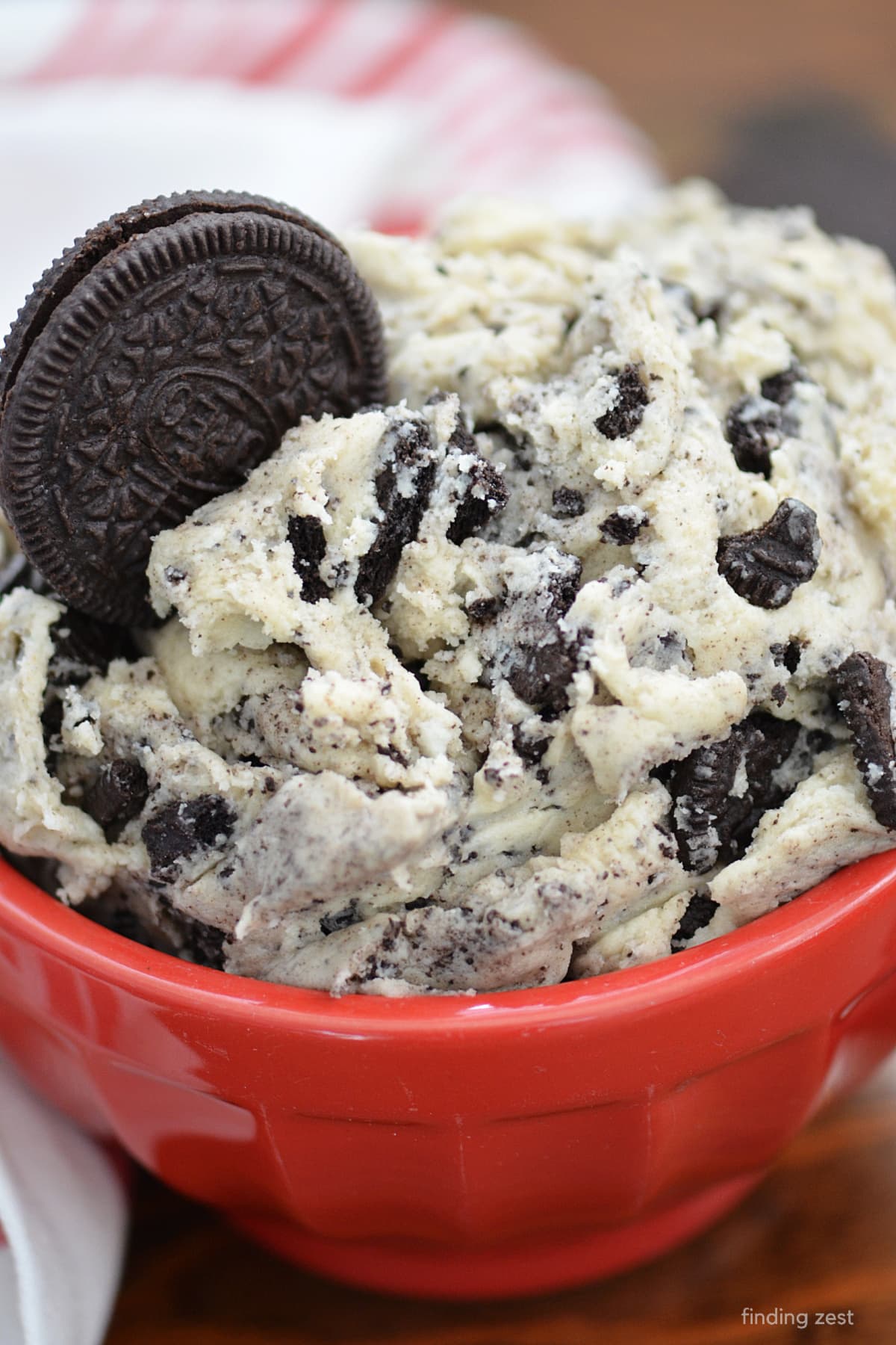 Oreo cookie dough never tasted so good! This edible cookie dough is safe to eat raw and tastes so good!! Grab a spoon and dig in!