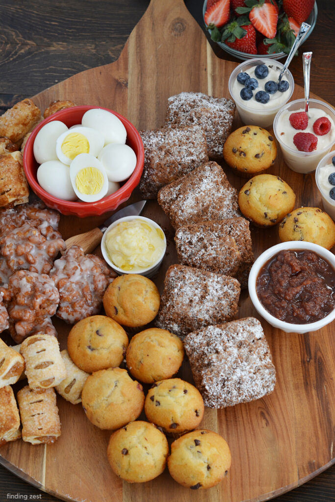 How to make a brunch charcuterie board with cold items. 