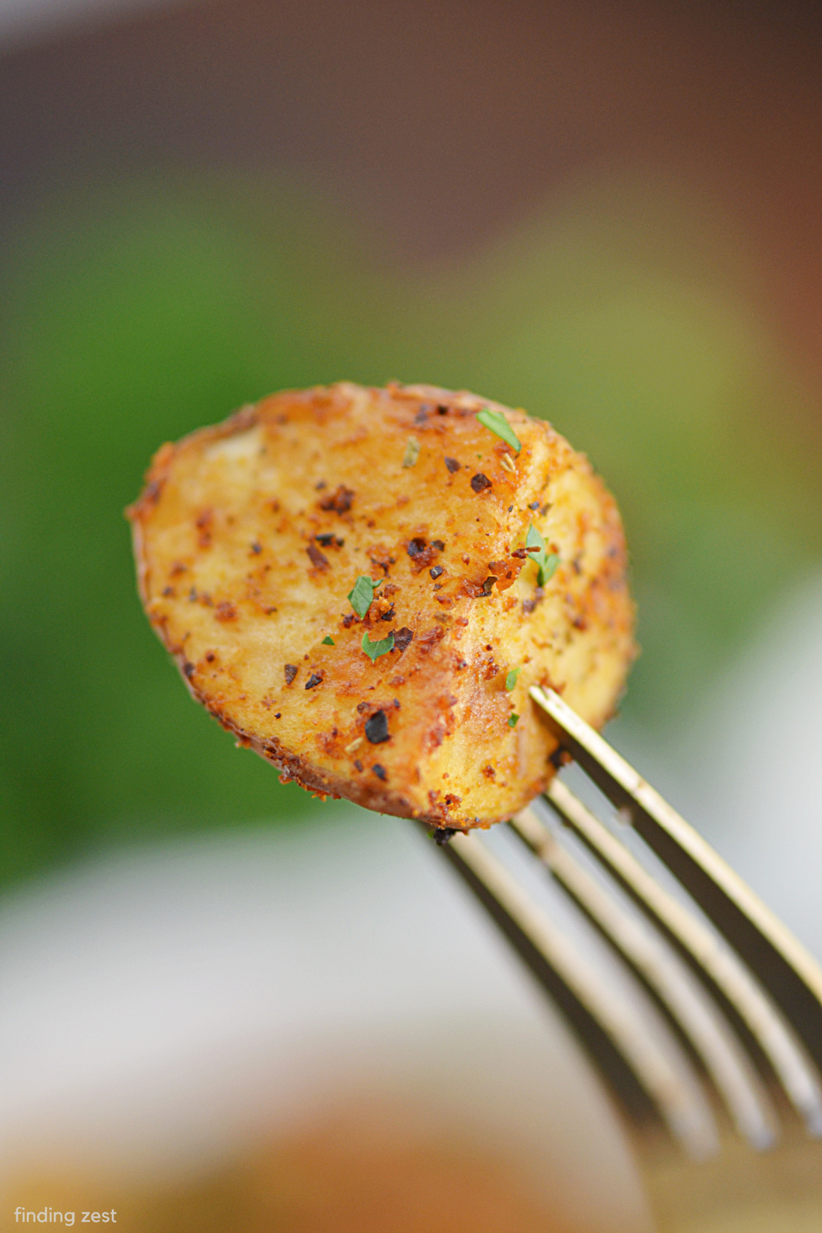 Crispy air fryer potatoes, perfect for serving up at your next weeknight meal or holiday dinner.